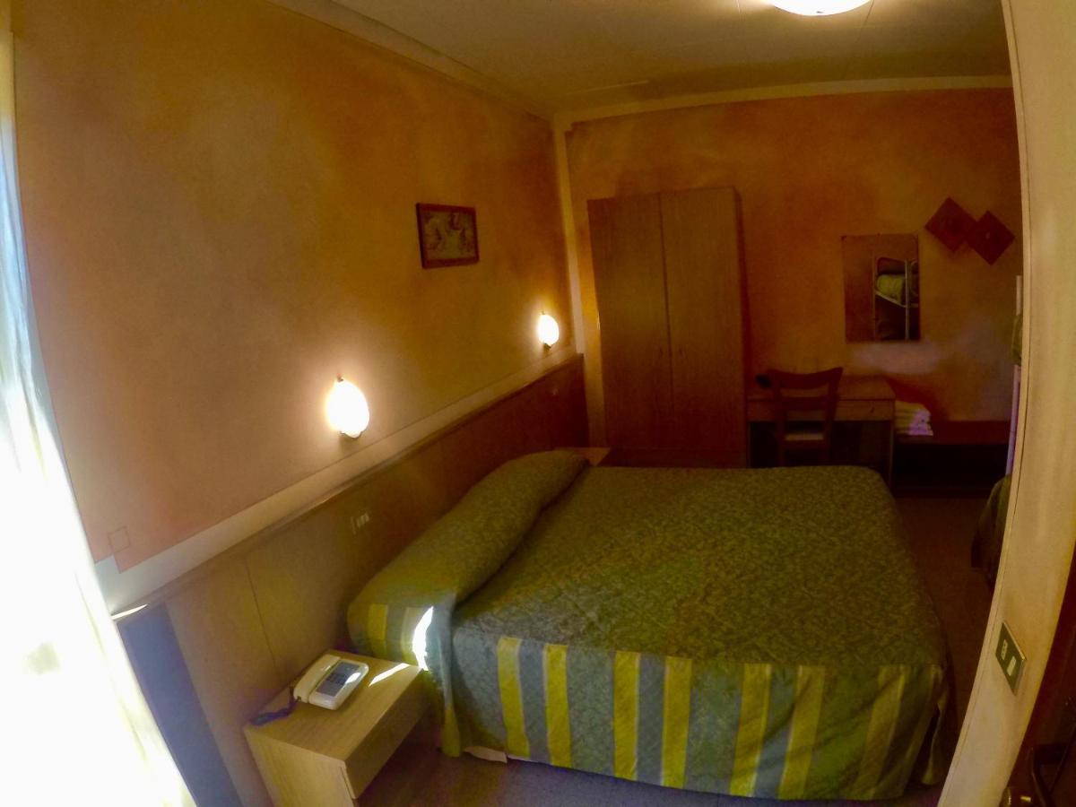 Hotel La Fenice E Sole Tremosine Rum bild