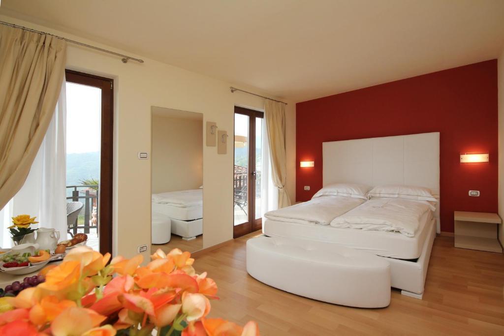 Hotel La Fenice E Sole Tremosine Rum bild