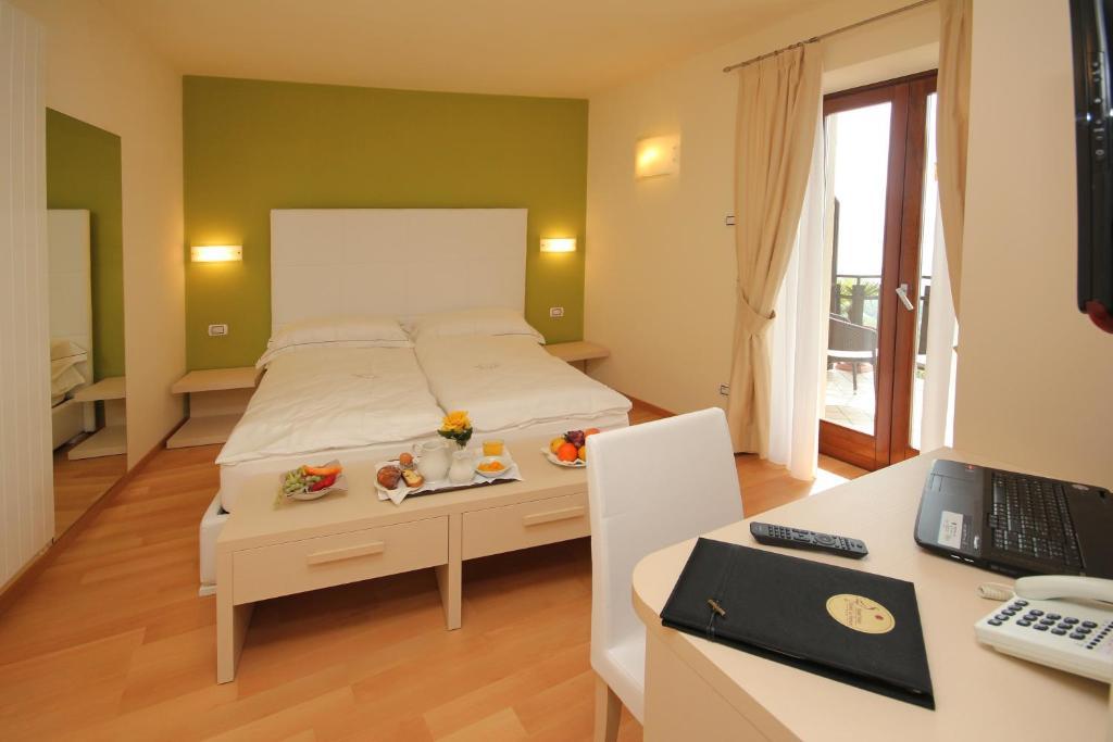 Hotel La Fenice E Sole Tremosine Rum bild